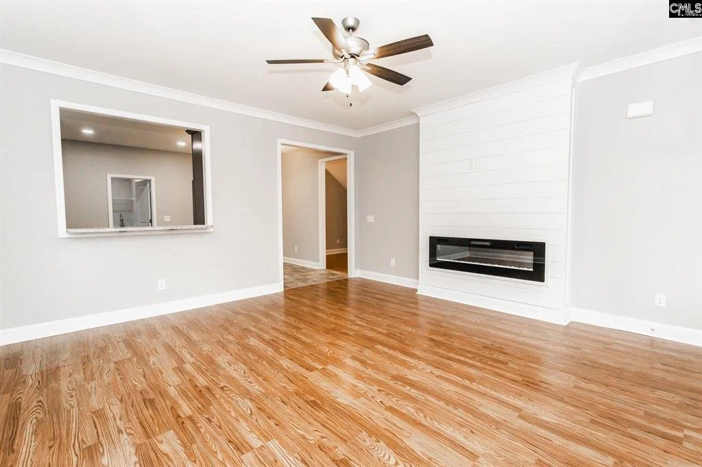 Living Area 2.jpg