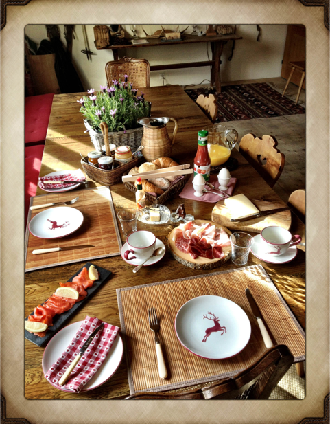 chalet-beaar-dining.png