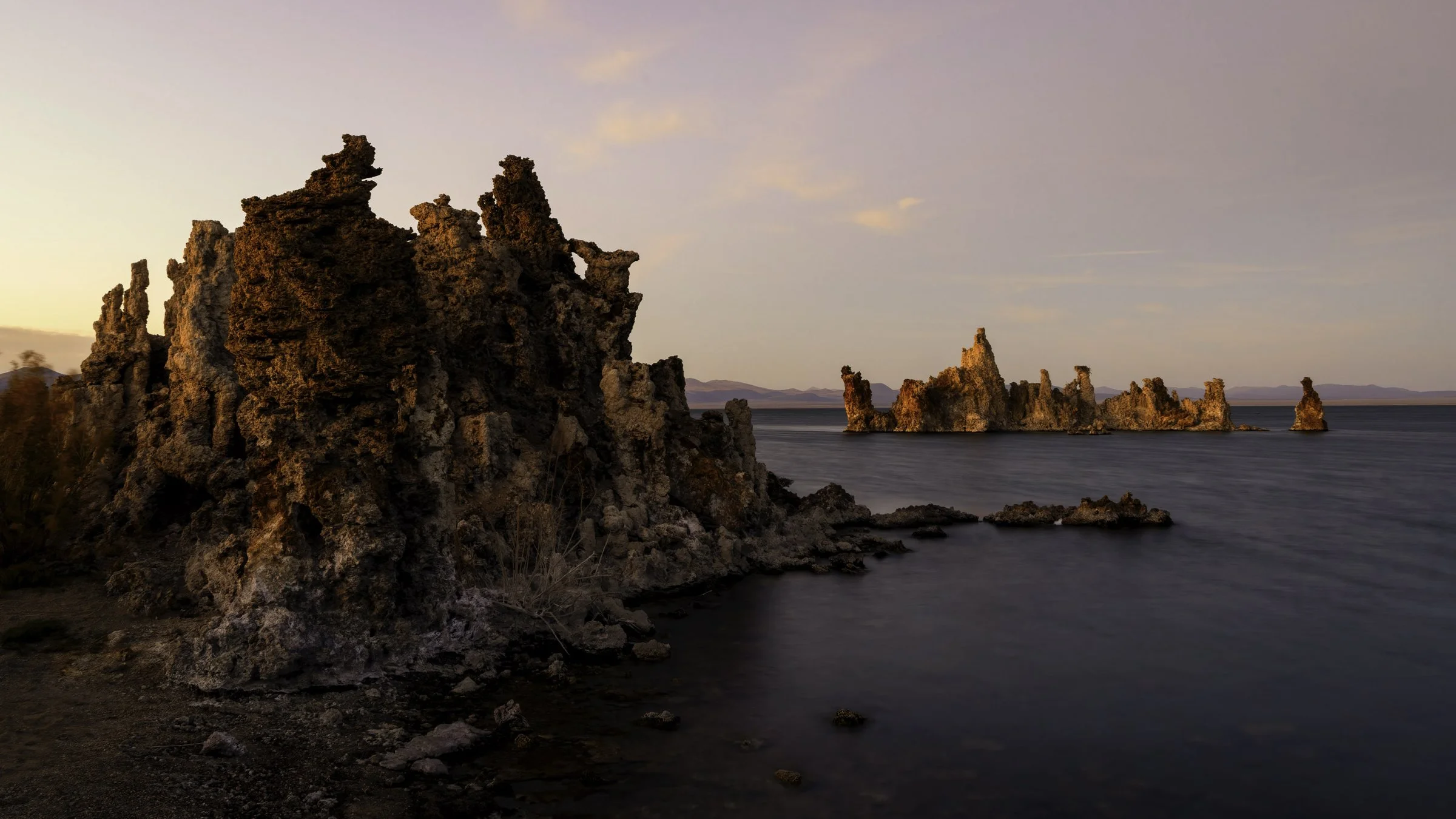 Mono lake sunrise 16x9.jpg