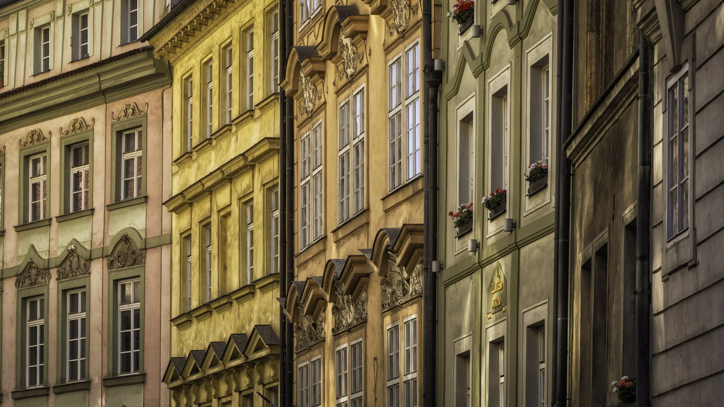 street scene colors 16x9.jpg