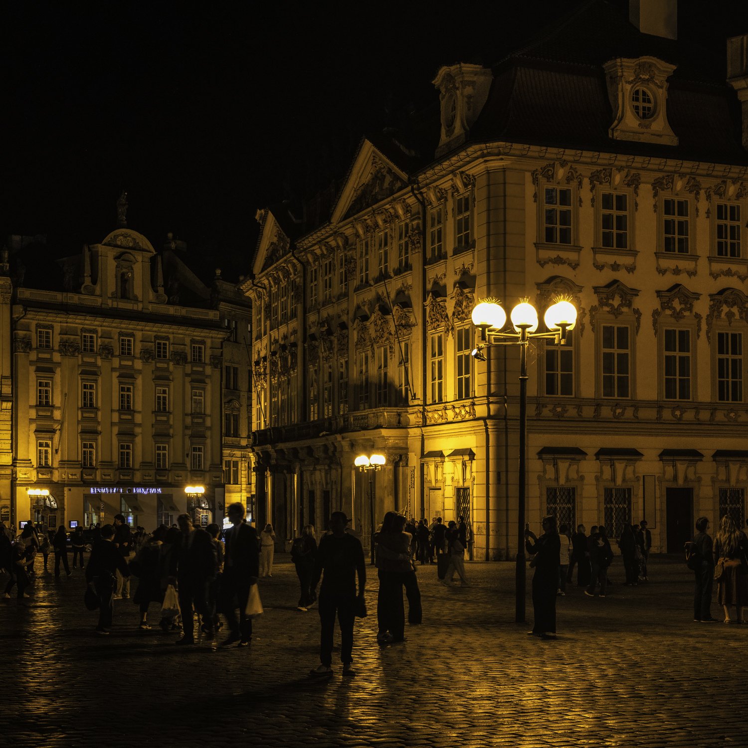 night street scene 3.jpg