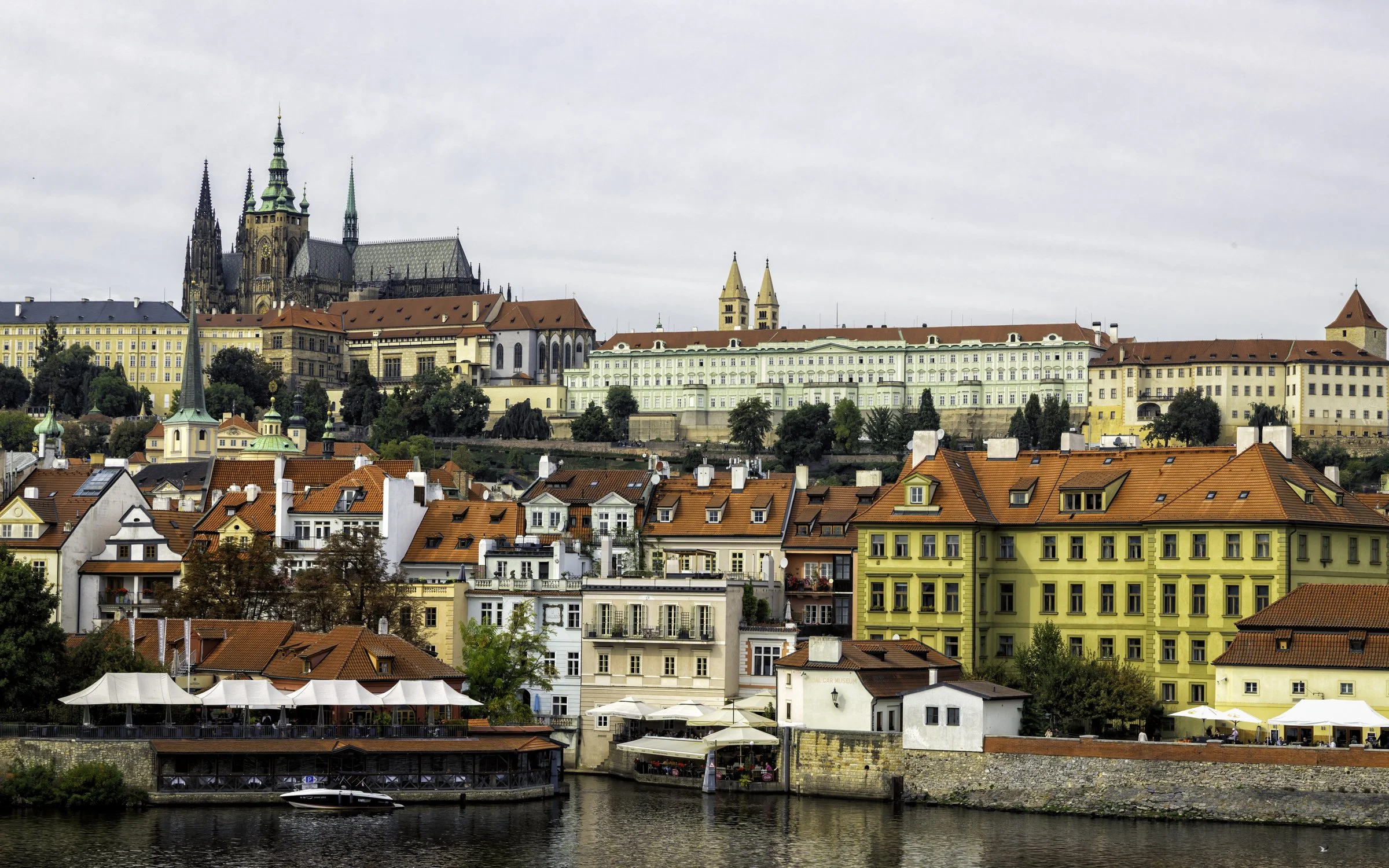 Charles bridge 3.jpg