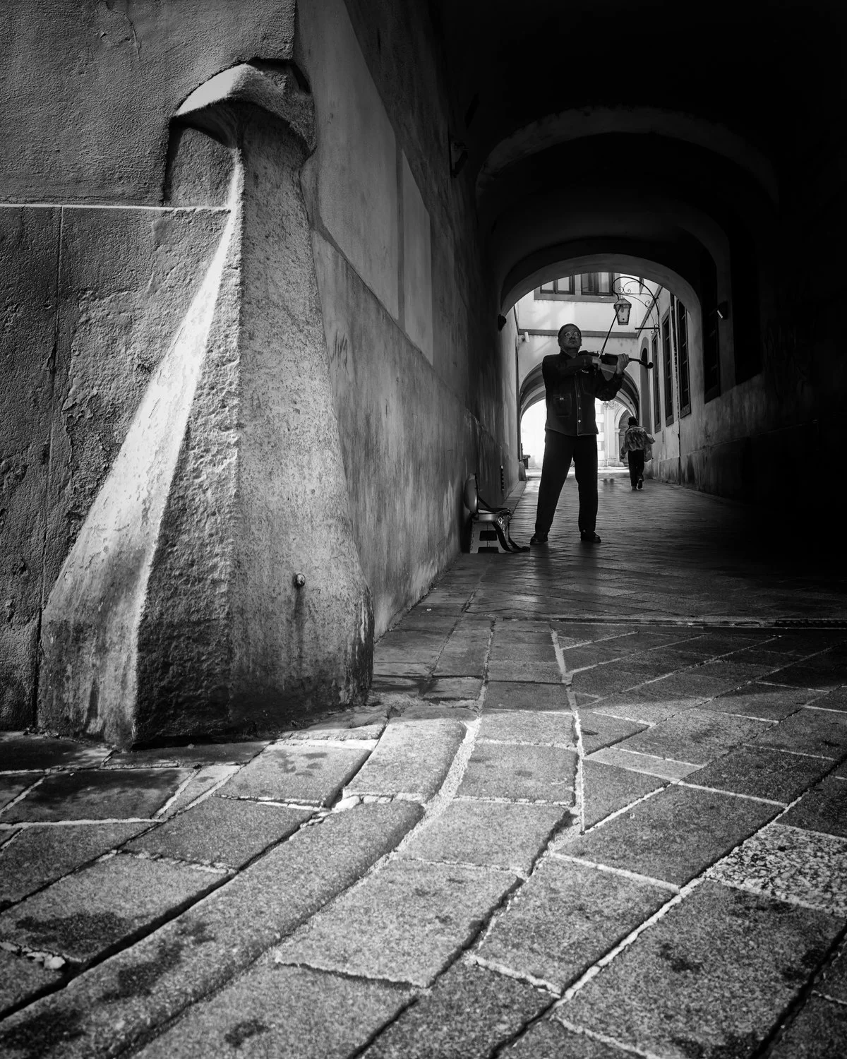 Vienna street 4 violinist.jpg