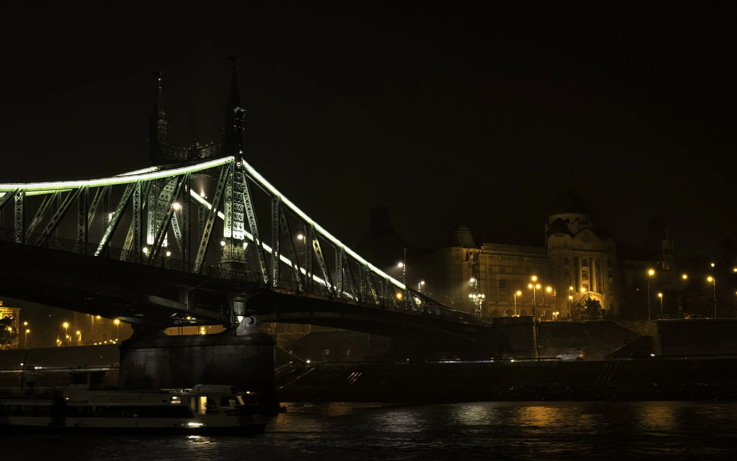 Budapest river 6 5x8.jpg