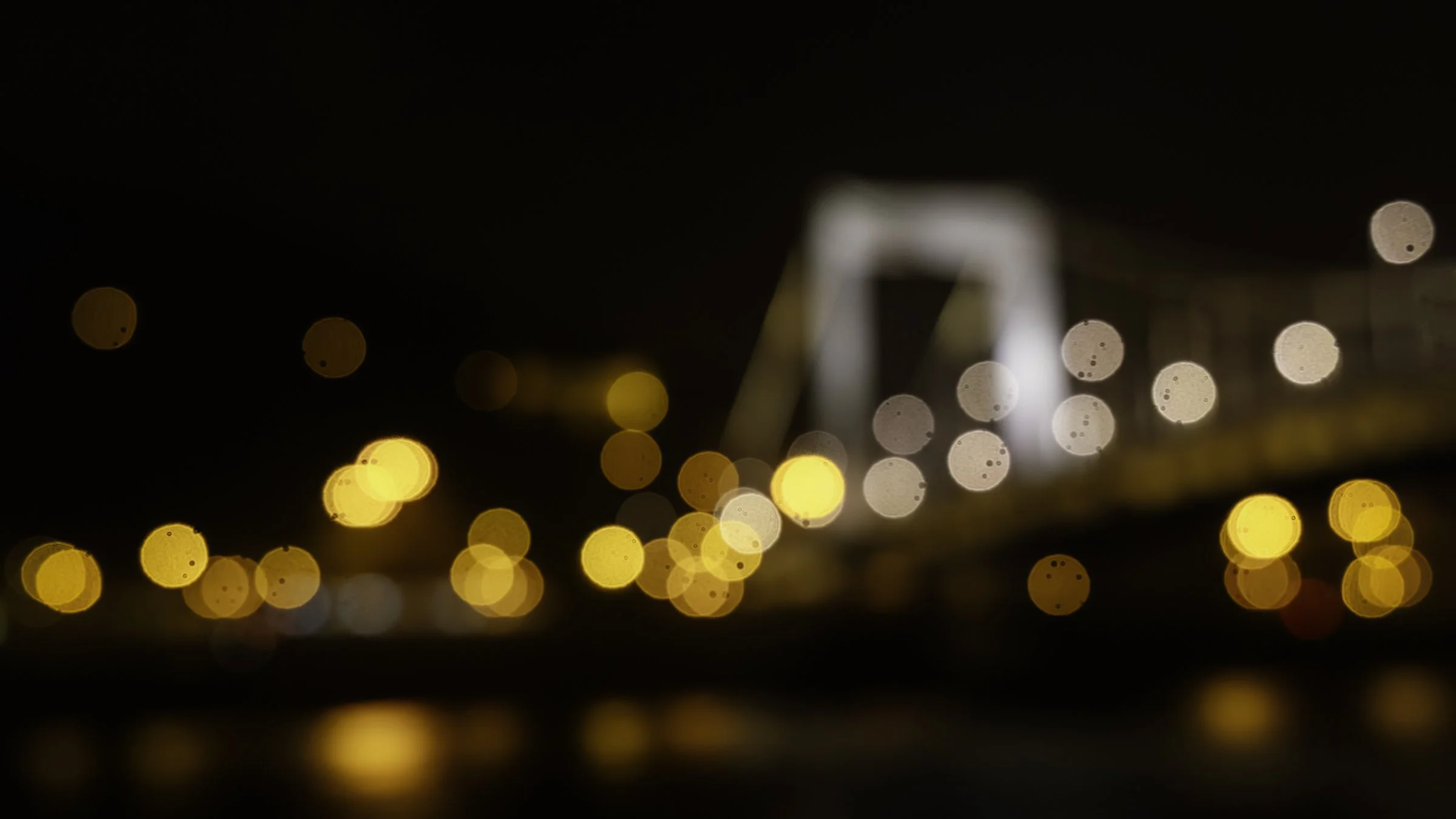 Budapest river 4 unfocused.jpg