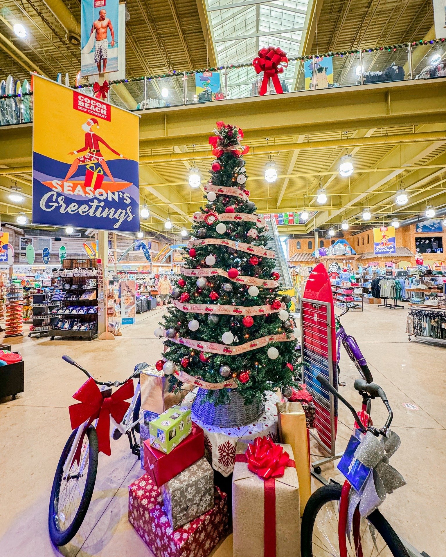 Tis the season to be...shopping! Stop by and check out some of our top deals right now:

🌸 Lilly Pulitzer - Select Items from $42.99
🎅 Life is Good Christmas Shirts starting at $29.50
👟 Skechers Select Styles 20% off
🎄 Huk Christmas Shirts for $6