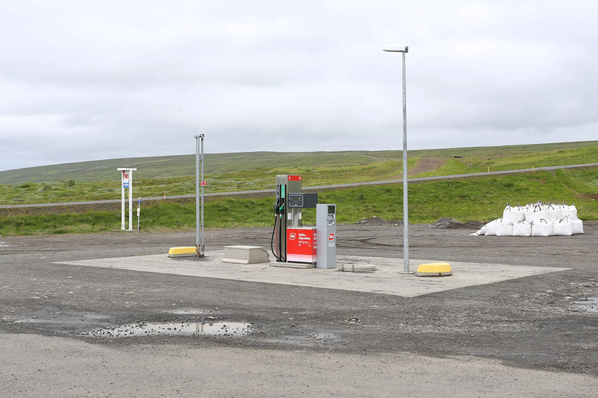 Vogler Eberhard  Germany  Tankstelle- Island- 2017.jpg