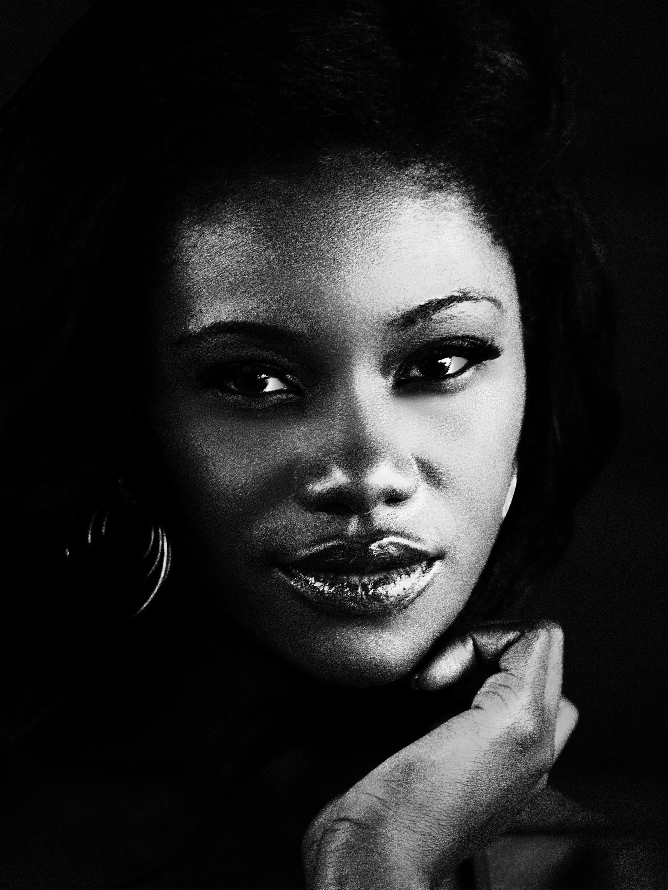 Black and White portrait of model Cassandra Ellie. Copyright by Guy D. Biechele