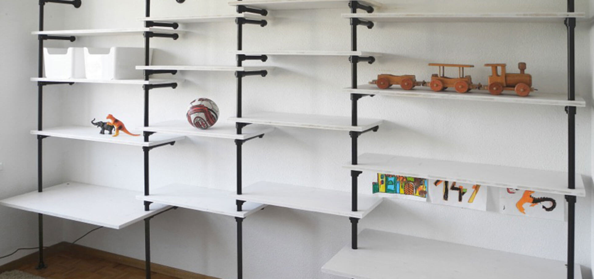 3-ladenbau-einrichtung-store-concept-konzept-interieur-design-rohrfabrik-moebel-kleiderstaender-kleider-zimmer-rohr-gestell-regal.jpg