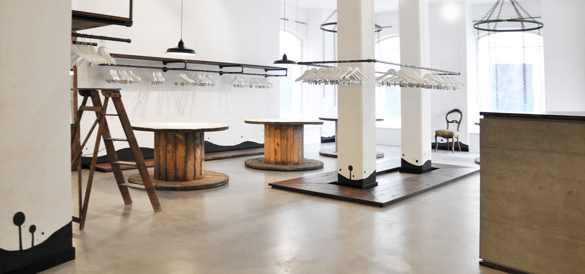 -glore-store-konzept-interieur-design-rohrfabrik-mobel-kleiderstander-3.jpg