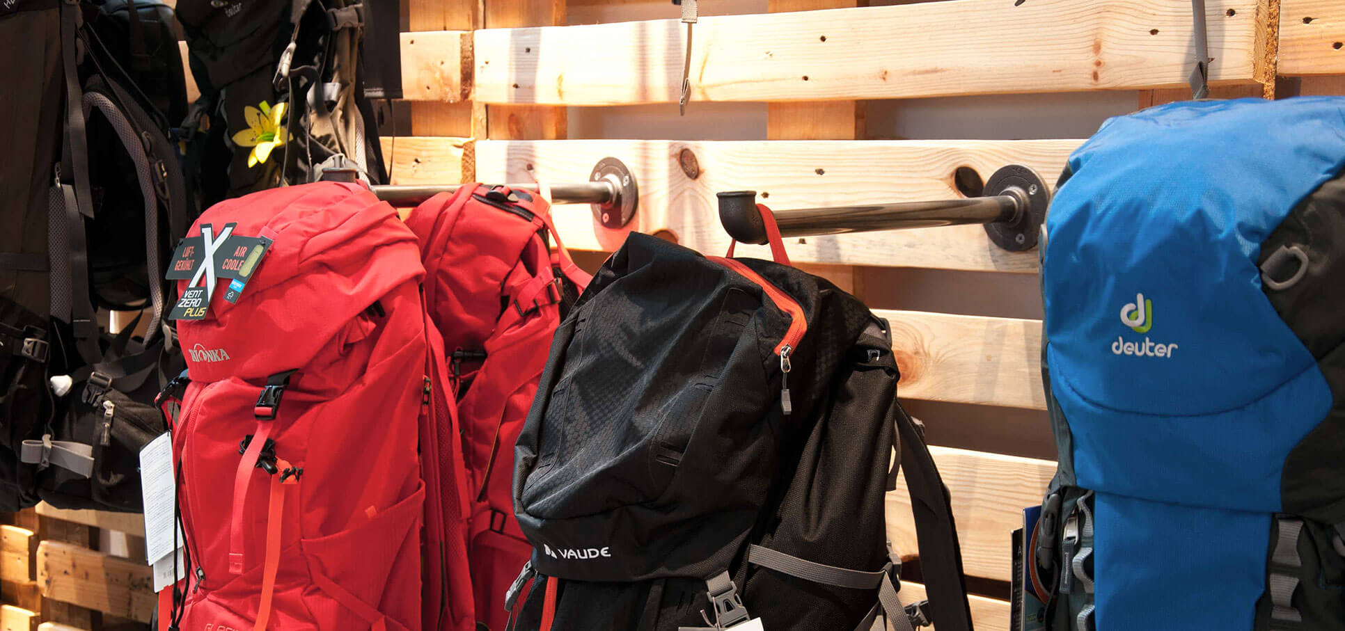 spatz-camping-outdoor-store-ladenbau-interiordesign-ladeneinrichtung05.jpg