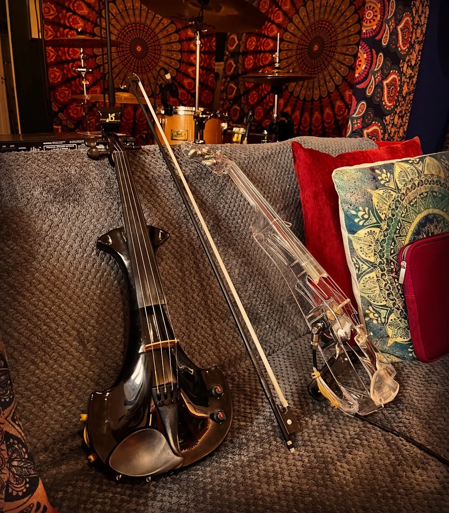 My two electric violins by @bridgeviolins and @tedbrewerviolins 
I can play on acoustic, electric or light up electric for any event! 
Is it time to add to the violin collection?! 

Photo taken at @danparkinson brilliant studio. 

#electricviolin #el