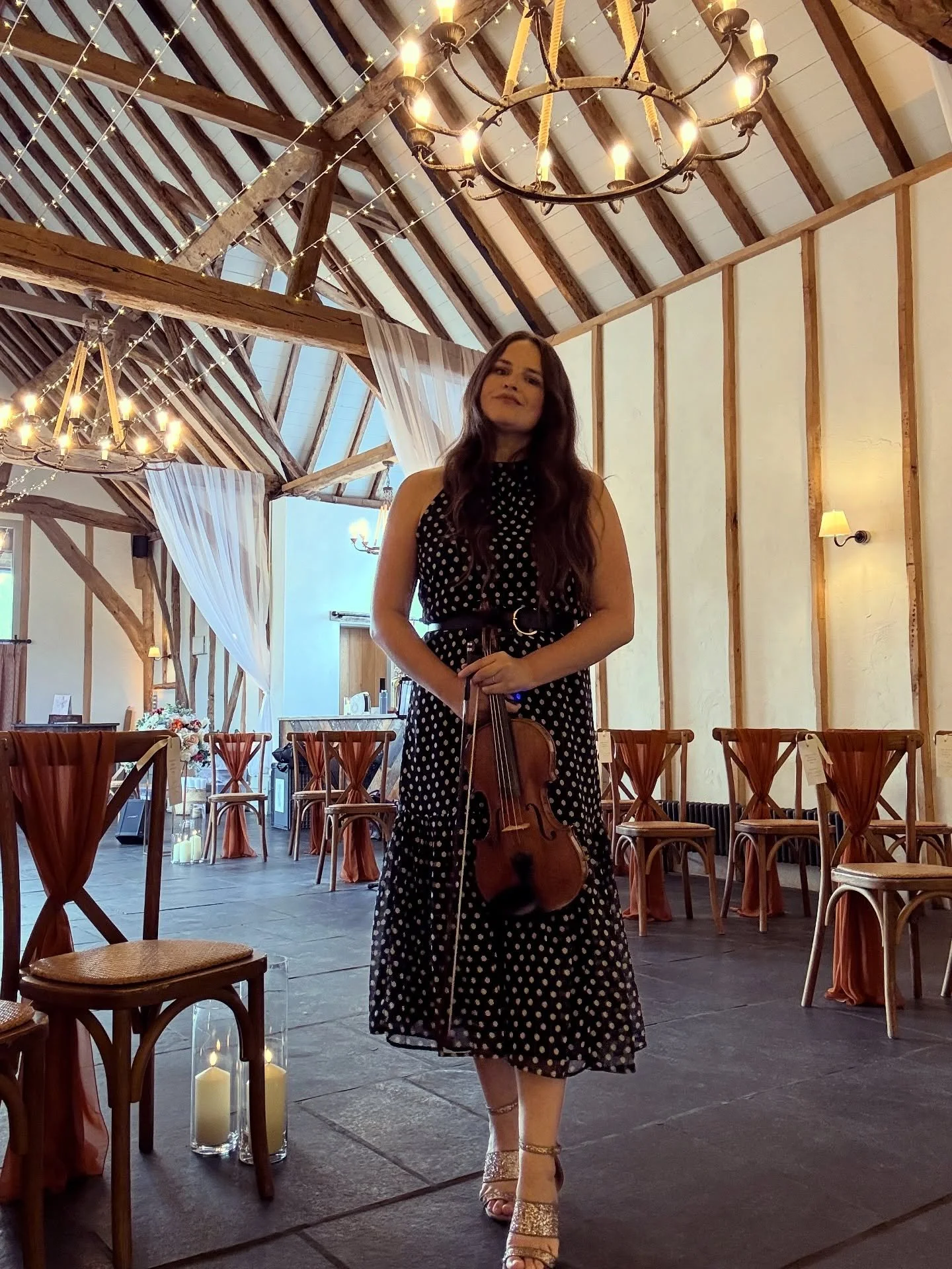 Autumn colours for a beautiful October wedding at @kimbridgebarn this weekend.

#weddingviolinist #weddingmusician #weddingmusic #weddingenetertainment #violin #violinist #autumn #october