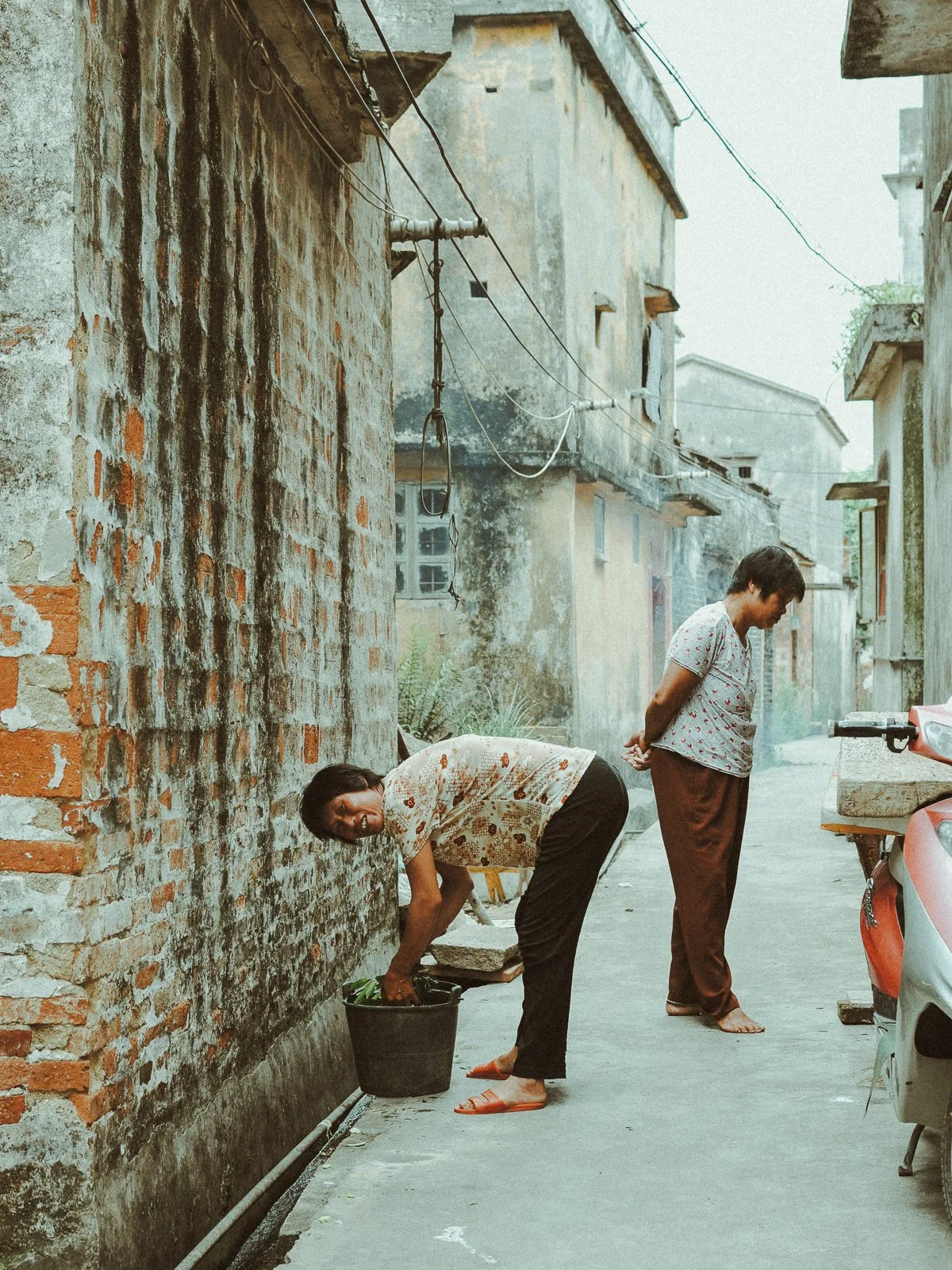 Patreon 2011 China Urban Culture - Yes! Please Enjoy by Fanning Tseng-007.jpg