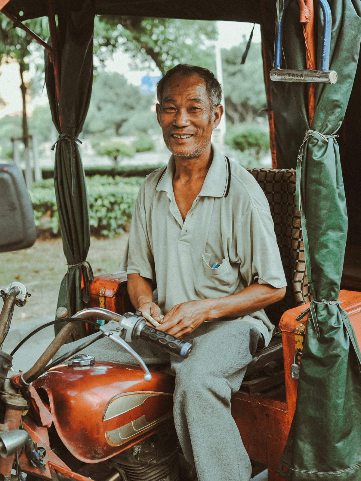 Patreon 2011 China Urban Culture - Yes! Please Enjoy by Fanning Tseng-024.jpg