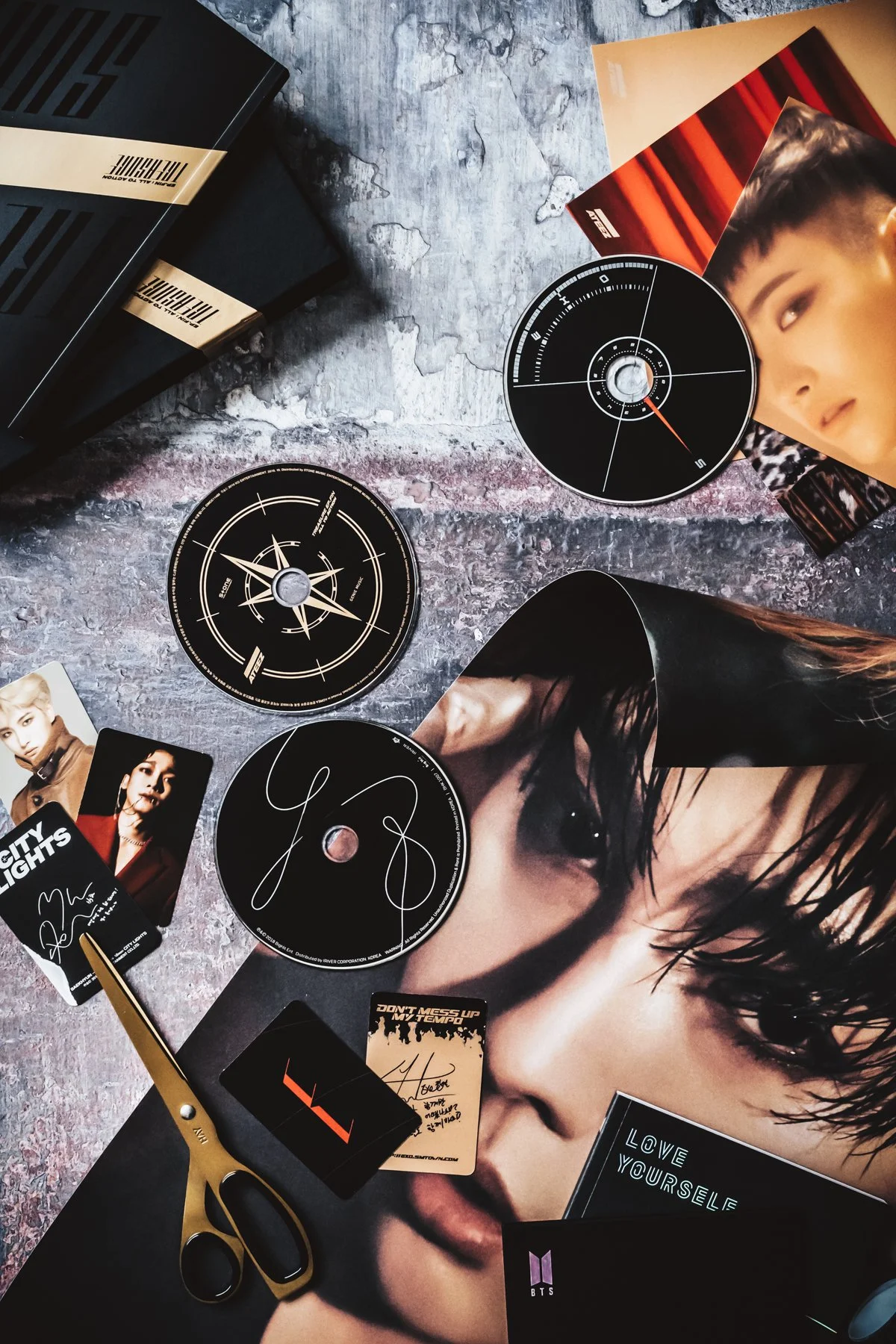 K-POP Music AlbumDisplay - Olympus EM1 Markii 2512 - Yes! Please Enjoy by Fanning Tseng.jpg