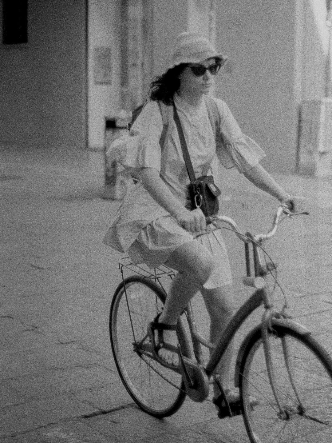ILFORD HP5 Plus 400 - Yes! Please Enjoy by Fanning Tseng-001.jpg