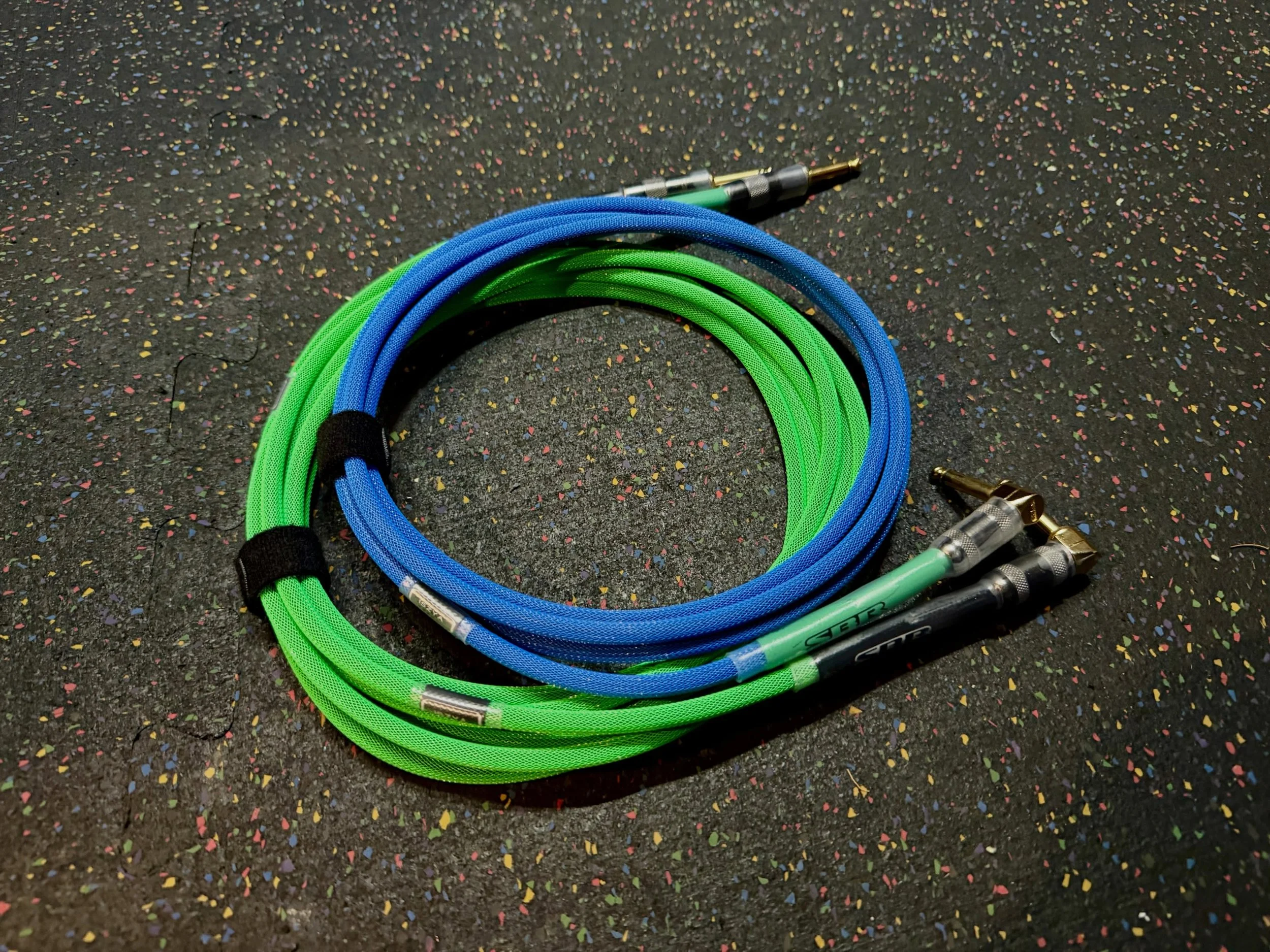 A pair of premium headphones stringent cables for @johananruizlive !!! Love when we get to do fun colors for cables like this, especially neon green and blue - and custom labeling! Tone starts with the first thing in your chain (after the guitar of c