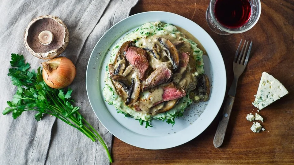 Gousto, 2014. Trad. Steak & Blue Cheese