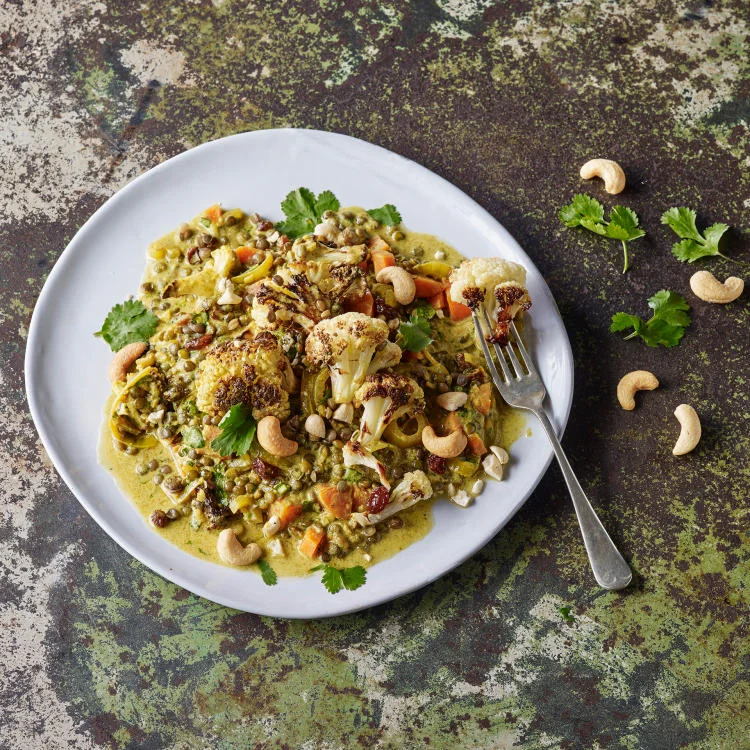 Recipe and props for Gousto, 2016. Caramelised cauliflower curry