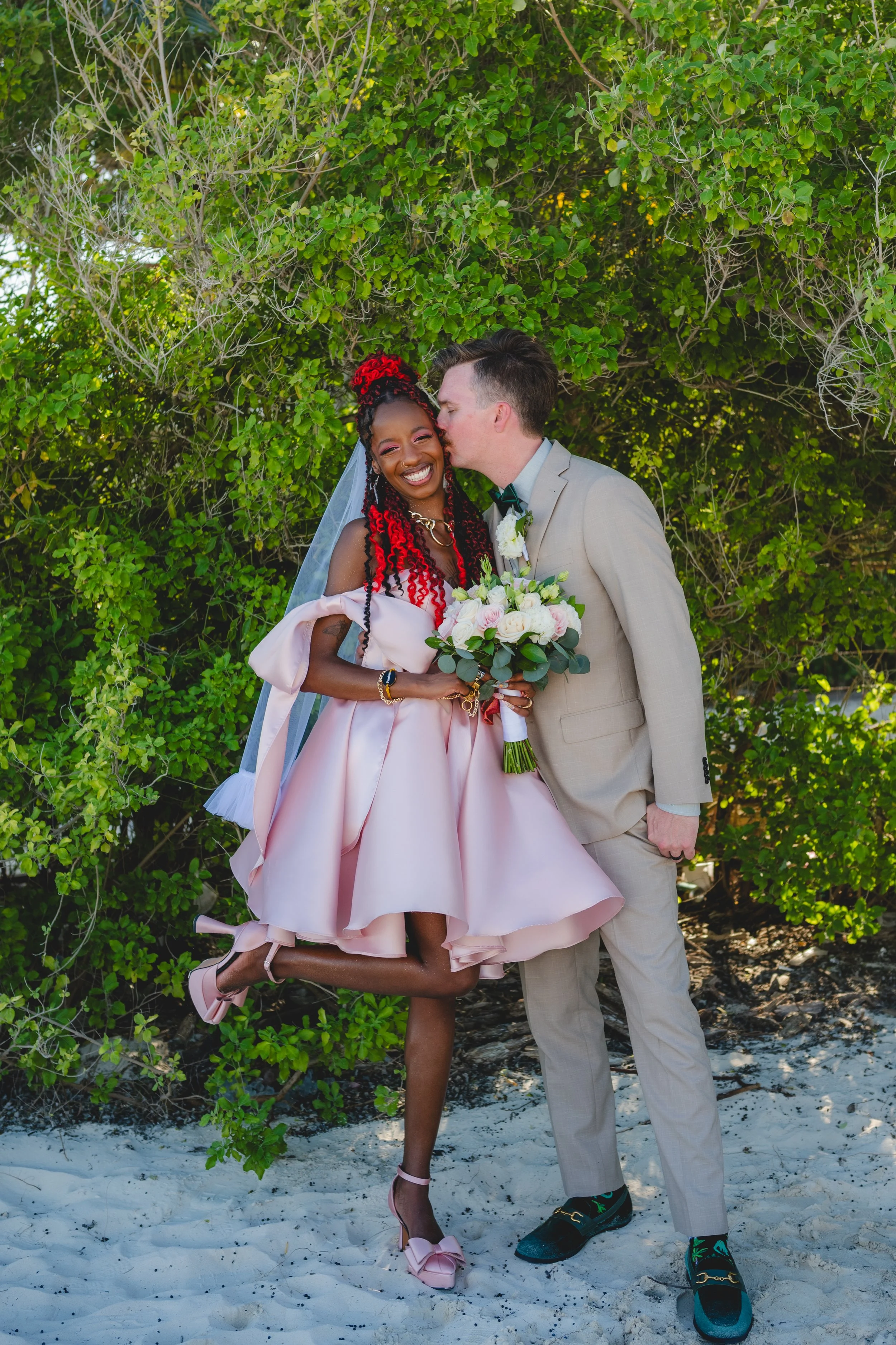 pink wedding dress bow sleeves tropical wedding mexico
