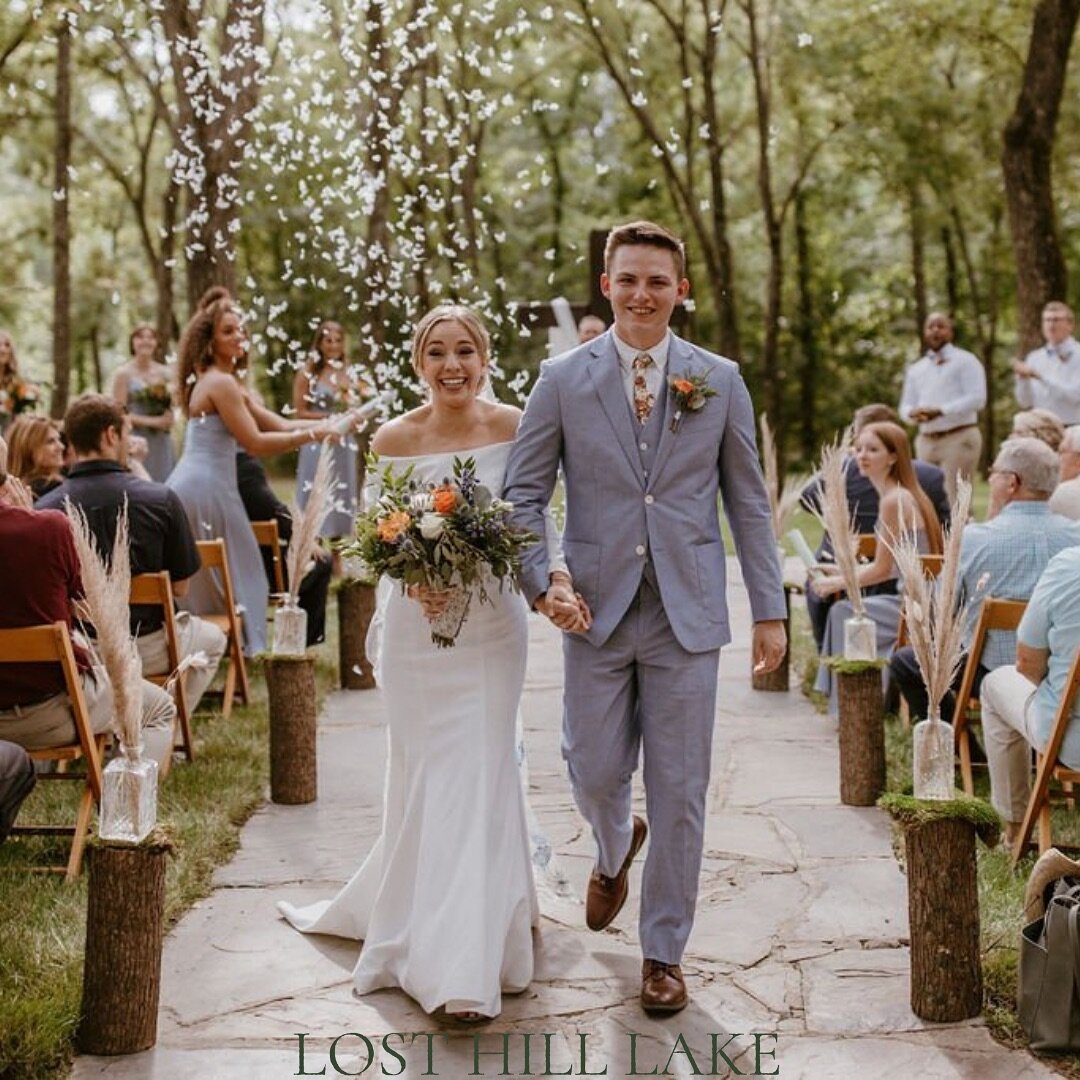 Consider Lost Hill Lake as the enchanted backdrop for your outdoor wedding. 🌿

A ceremony location that caresses the Meramec River, encompassed in the lush forest. 

Envision saying &ldquo;I Do&rdquo; to your soulmate under a sun-capped canopy, sun 