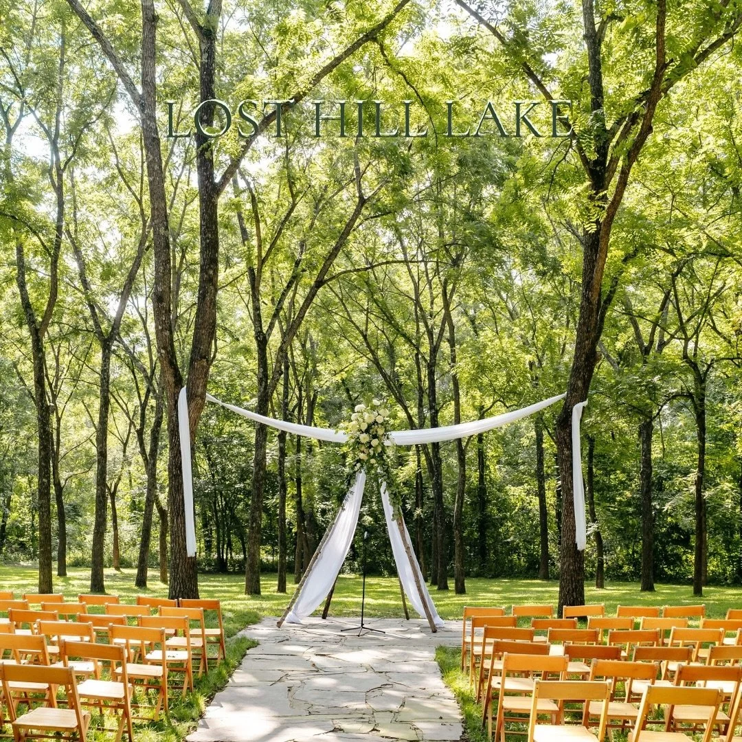 Dreaming of your fairytale wedding has never been easier.

Our Walnut Grove boasts forest-core vibes and chic elegance.🌿

✨Schedule a free tour as soon as this week to experience our beautiful Ozark scenery. 

Stunning Year-Long - 3 Season Coverage
