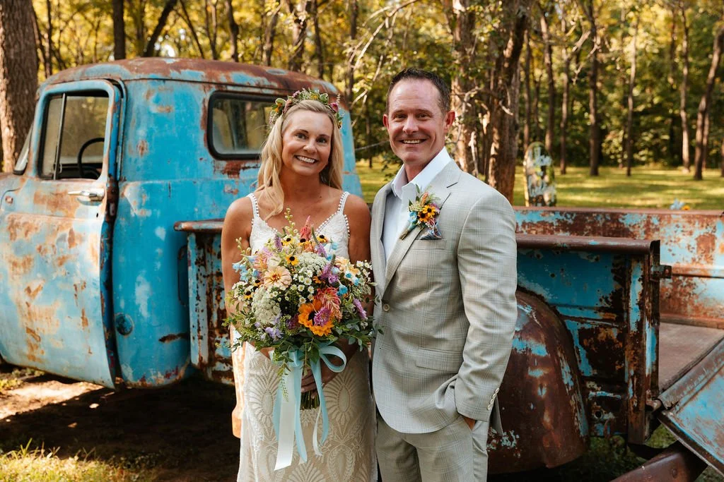 A Beautiful Day in the Walnut Grove: Kelly and Johnathan’s Walnut Wedding 