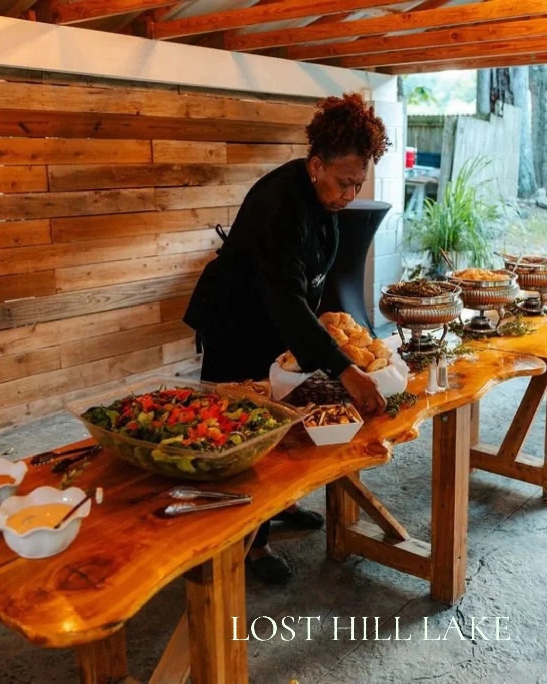Weddings include a plethora of decisions.
We&rsquo;re here to help!
Our preferred vendor list is stacked with fabulous options in all categories. 👌&hearts;️
This elegant spread was a crowd favorite. 😋

#WeddingGoals #LostHillLakeWeddings #VendorGoa
