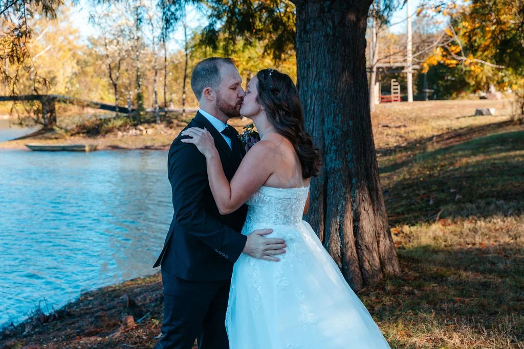 Chelsy &amp; Jarrod’s Romantic Elm Elopement at Lost Hill Lake