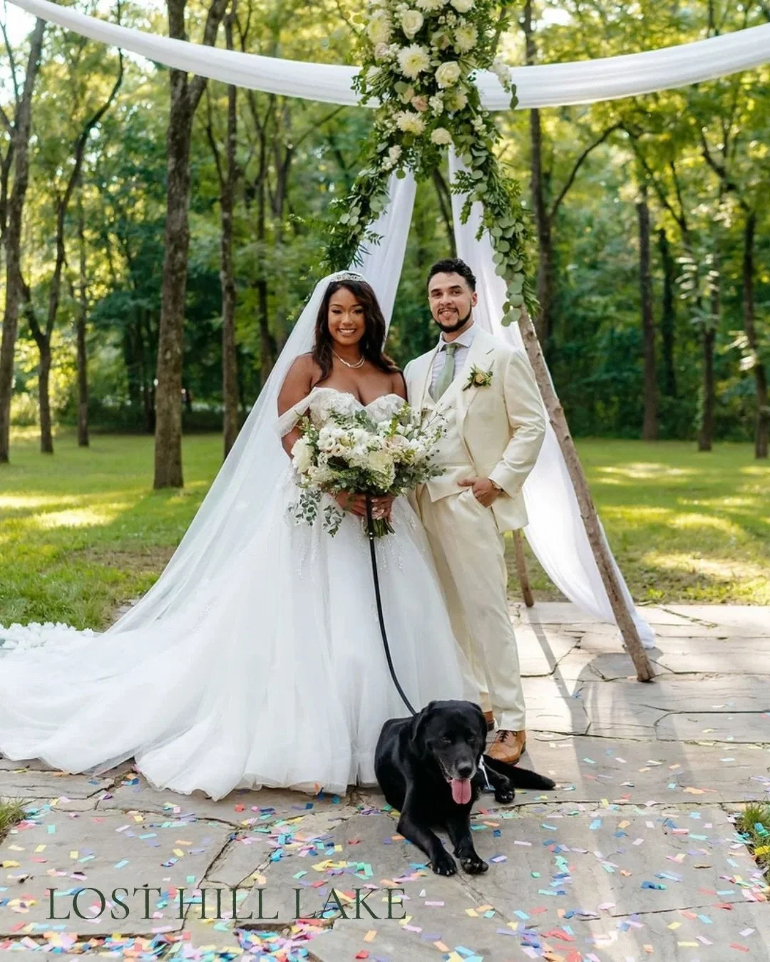 Don&rsquo;t get tied up with vendor limitations. 
In our house, you&rsquo;ll find complete vendor flexibility.🌿
 
Bring the Dog Tamer. Say yes to the food truck. 
Indulge in the Geode cake. 🔮

We&rsquo;re here for it. 👌
What stellar vendor would y