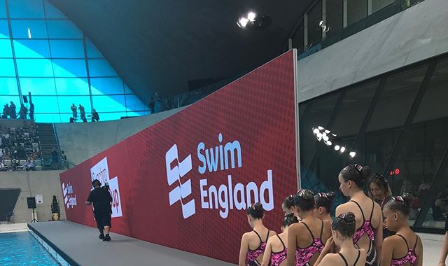 12U&rsquo;s at combo cup reflecting on the weekend what a beautiful swim and a fantastic opportunity to swim at the London 2012 Olympic pool !!! #sesynchro @swimengland 
#dreambig