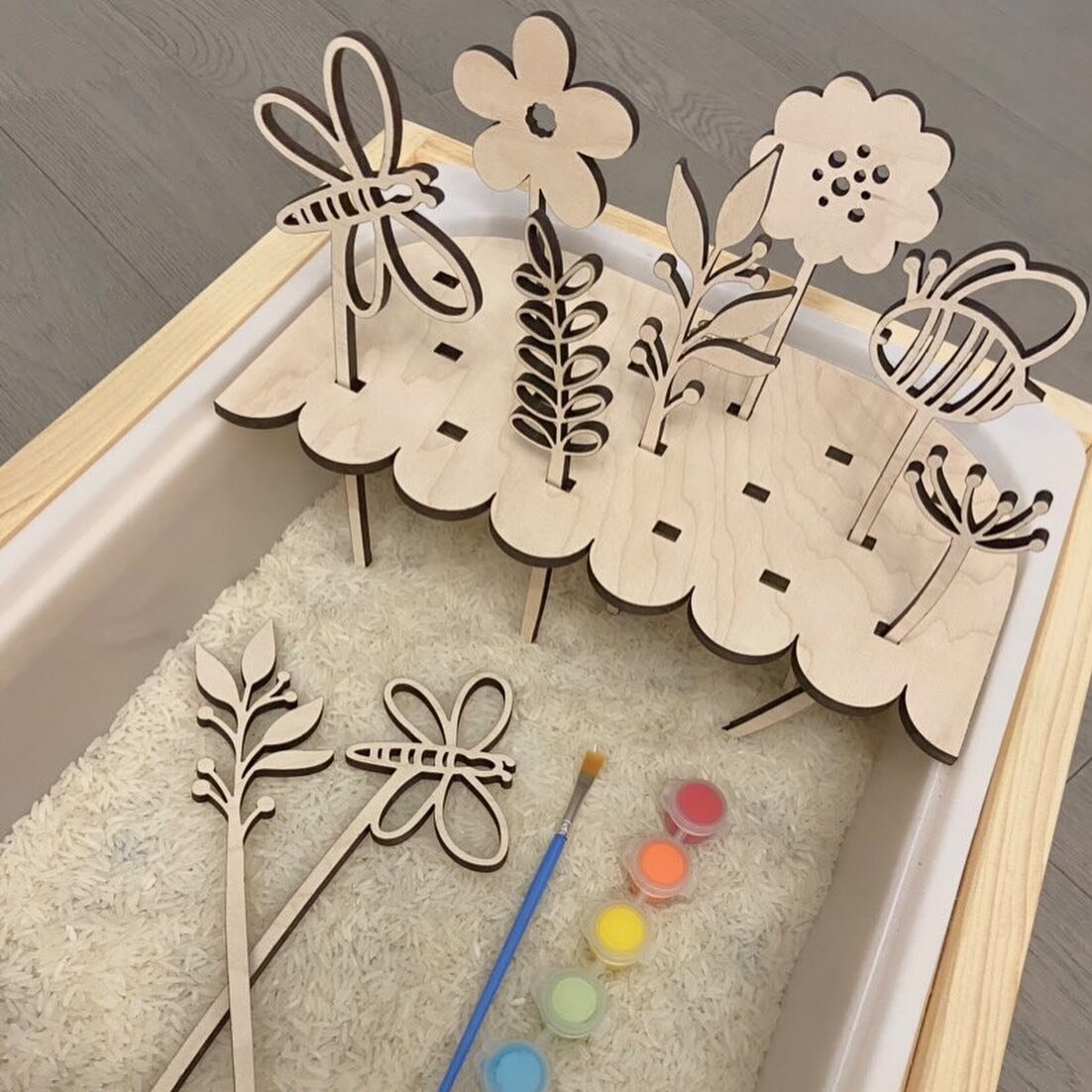 Our next Spring Fling vendor @laughingislandco is bringing Spring right to your kid&rsquo;s playrooms. 

@laughingislandco was created to bring your child fun and unique play experiences with a focus on puzzles and sensory play! 

Along the way, lear