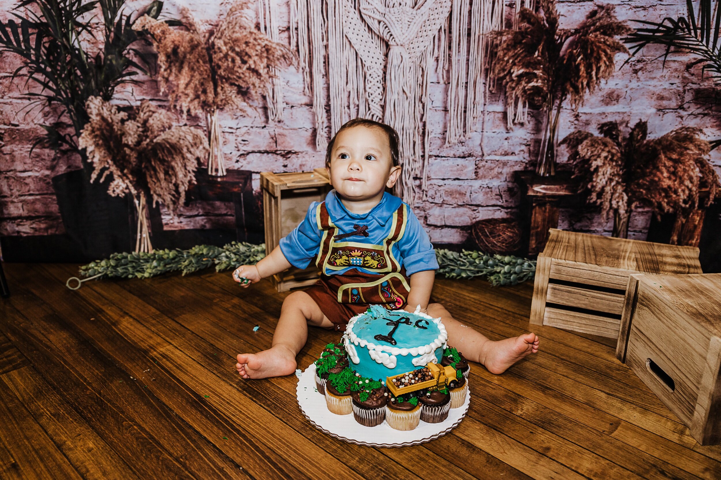 8F7741D6-9CBA-44FA-927E-7EFE9BD065F3