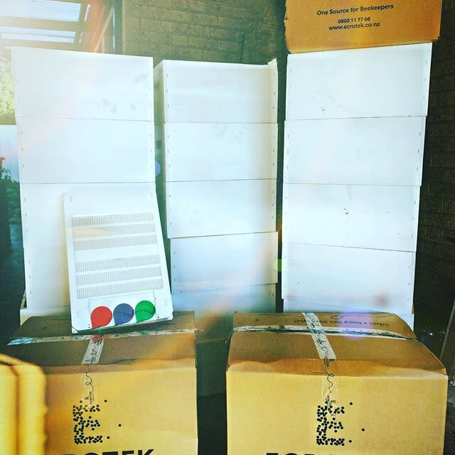 A bit of a late post but up it goes anyway. With winter in full swing in cold #victoria it’s time for #beekeepers to start preparing for the next summer. Last Thursday in the early and very cold hours of the morning, our first large (large for