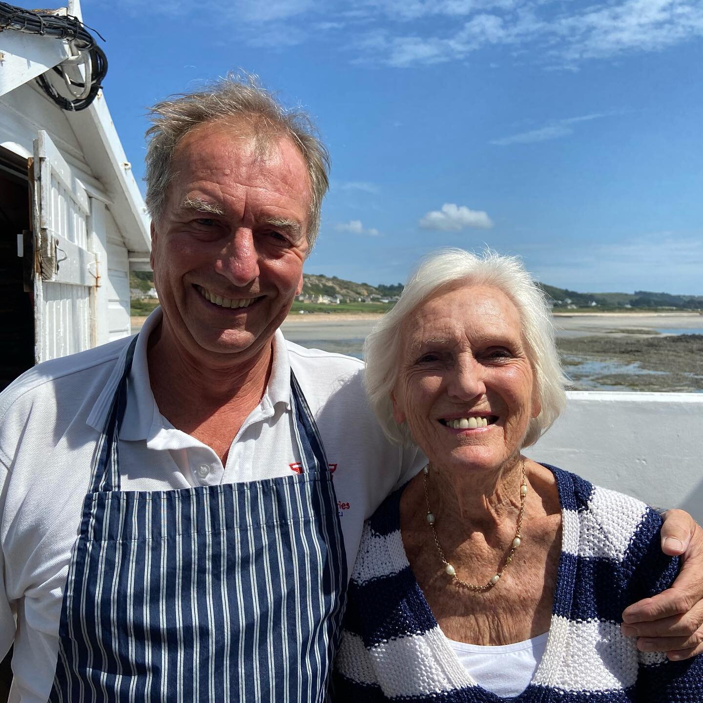 Look who came to lunch .. it&rsquo;s Mary !!
#maryberry #bbq #seafood #jersey #faulkner