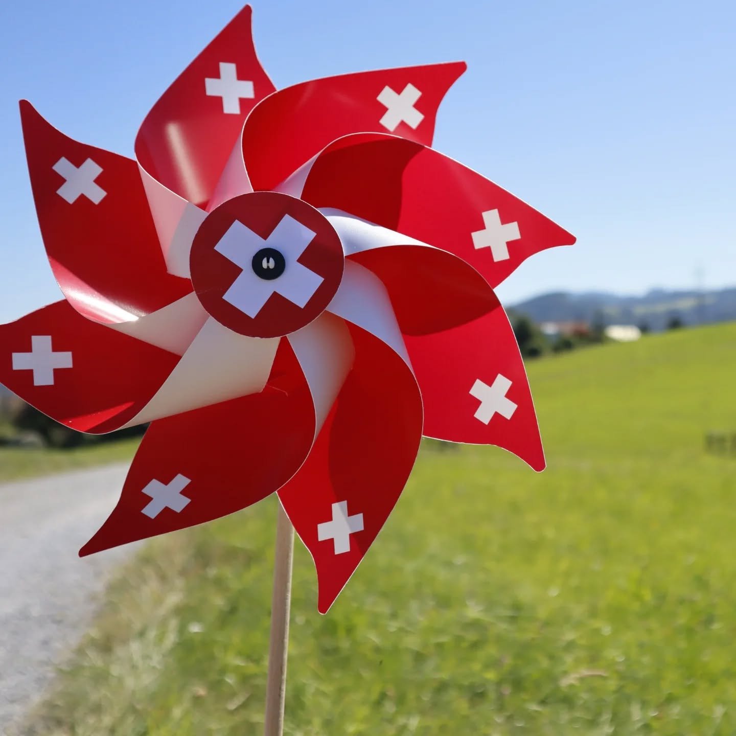 Alles Gute zum Geburtstag, liebe Schweiz!&nbsp;🎉

Ein Tag voller Stolz, Gemeinschaft und Feuerwerke. Die Schweiz wird 734 Jahre alt &ndash; und wir feiern mit!&nbsp;🎂❤️

Hotz&rsquo;n&rsquo;plotz Entertainment ist heute live beim grossen 1.-August-F