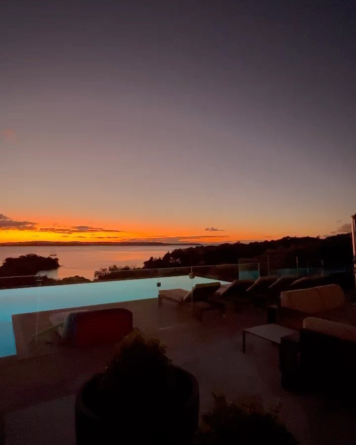 We&rsquo;ve just finished a long gig with a returning family of clients from Germany, after three years we&rsquo;re delighted to welcome them back on the island.

The sunsets at Te Rere Cove Estate are definitely something else 👌🏽 🍸 🌅 

Thanks to