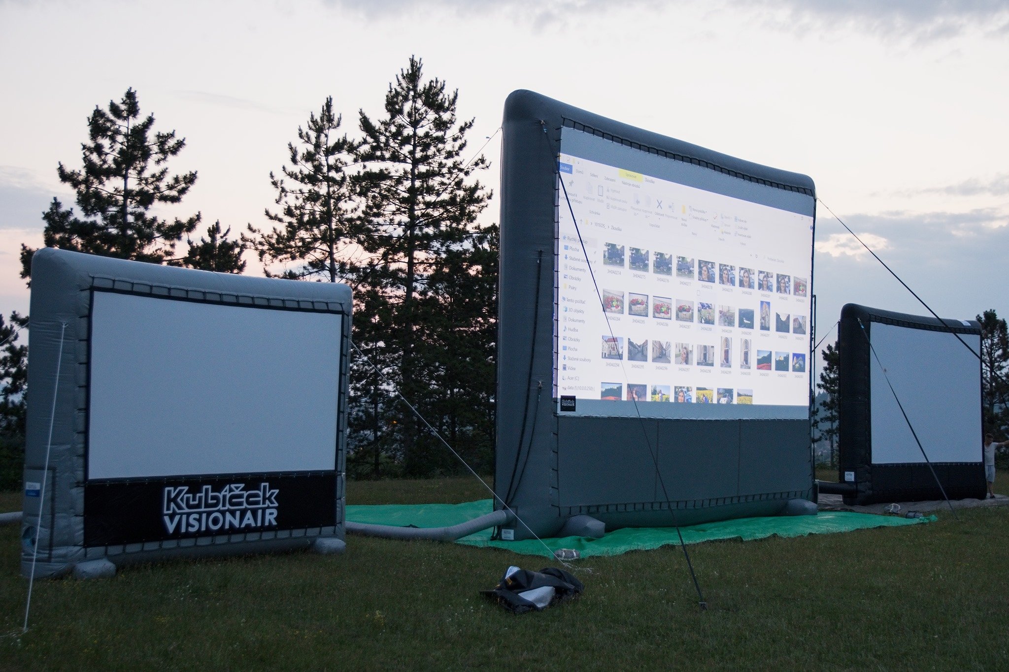 Inflatable Projection Screens