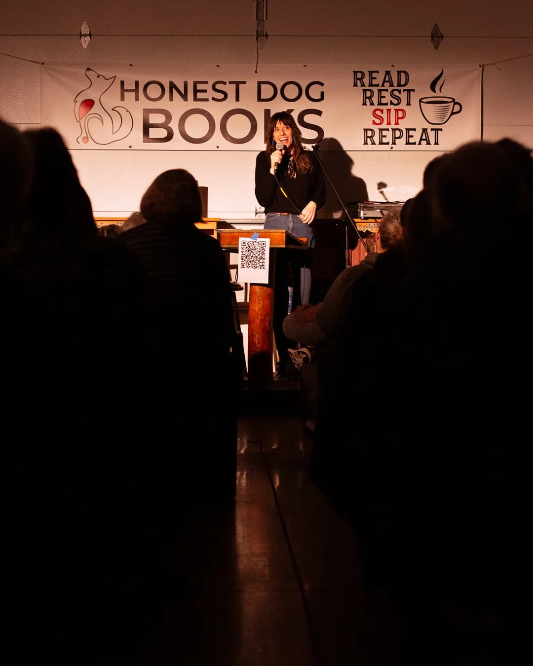 Dani O'Brien Stand Up @ Honest Dog Books