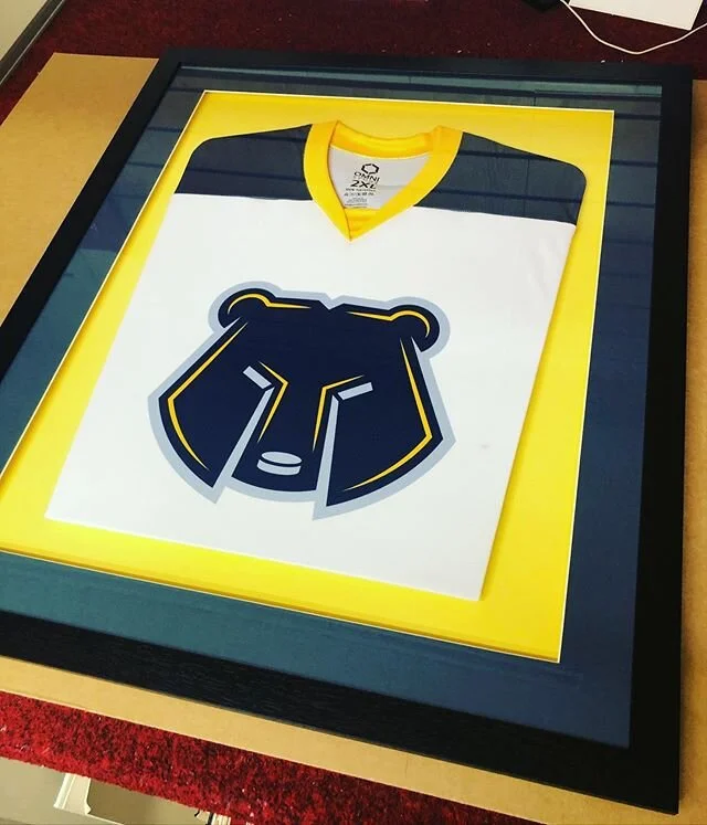 Black &amp; Yellow, Black &amp; Yellow, Black and Yellow... with a dark blue mount.
#framing #framingart #glasgowframing #jerseyframimg #icehockey #bearsofinstagram #shadowbox