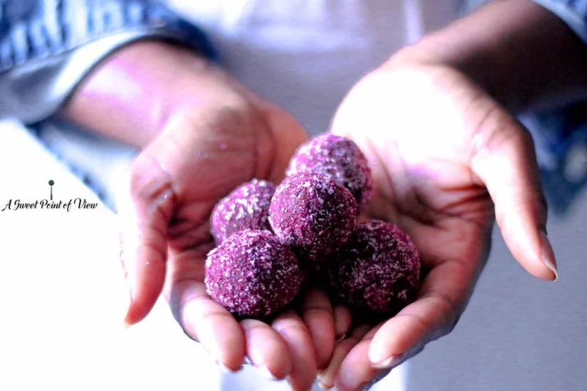 Acai &amp; Coconut Energyballs