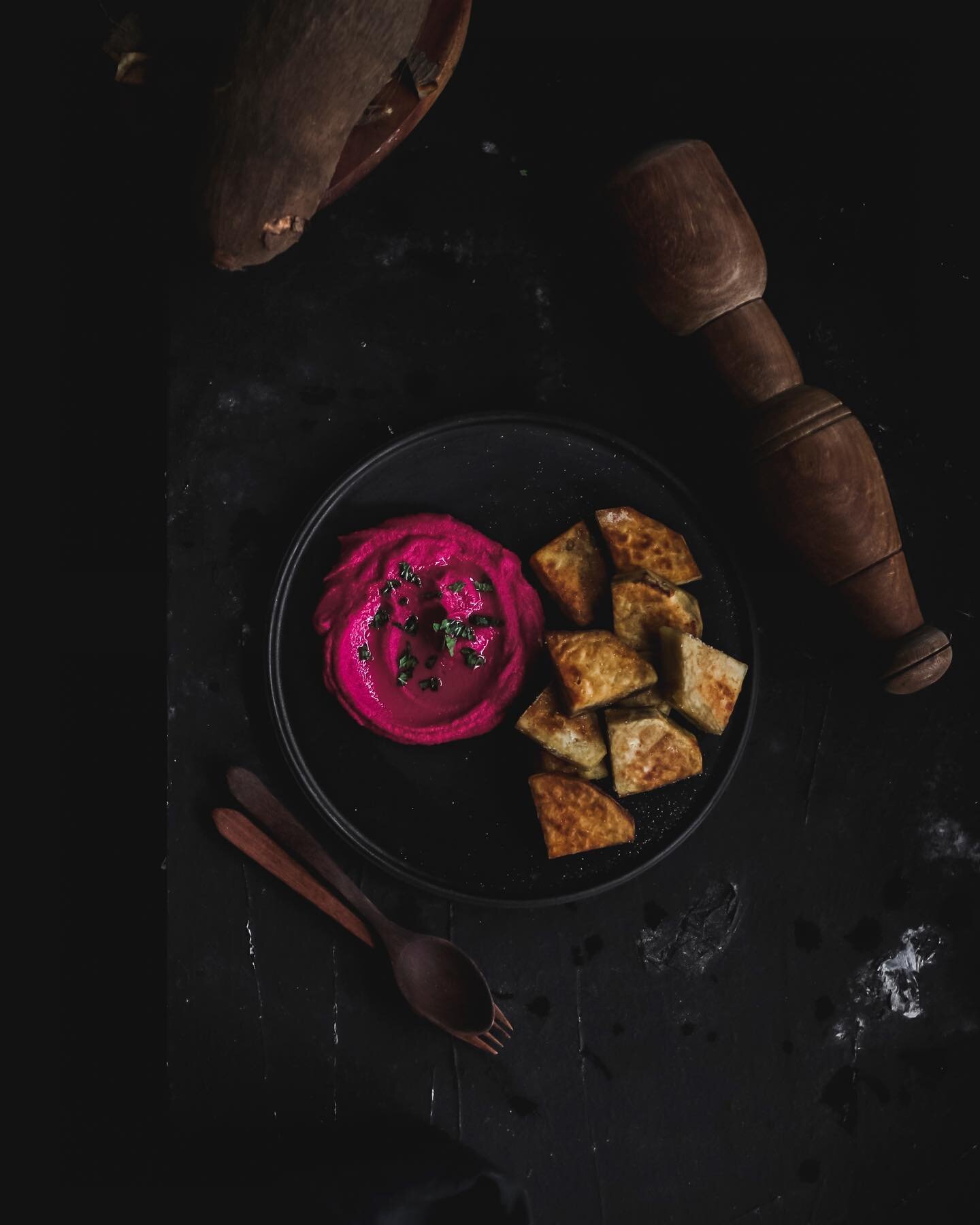 Have you ever come across the opportunity to improve your Foodphotography skills and do Good at the same time? 
.
.
This week ill be a Judge with @thelittleplantation for the #eatcaptureshare #foodisourpower challenge and we are starting of with one 