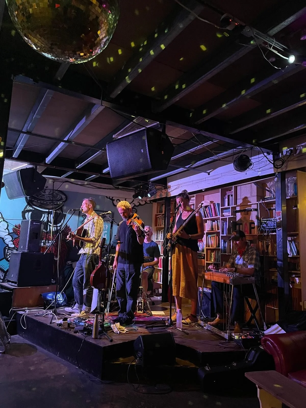 @bandofhope in full flow last night giving terrific value for money over two sets @tapsocialmovement. The finest hosts. Thanks for making us so welcome, Kyle, and fulfilling more roles than dick van dyke at that funfair. 
Pics by @catherine__crook .