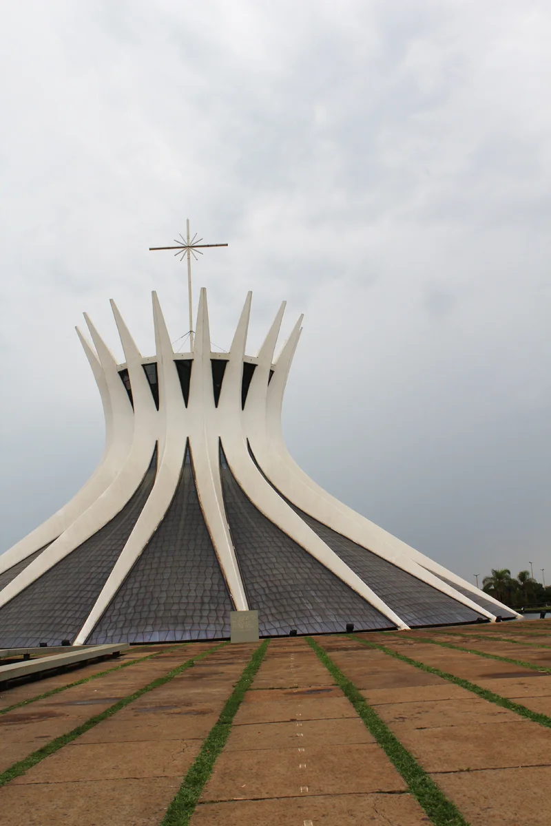 Catedral Metropolitana Nossa Senhora Aparecida de Brasília, the jewel of Oscar Niemeyer