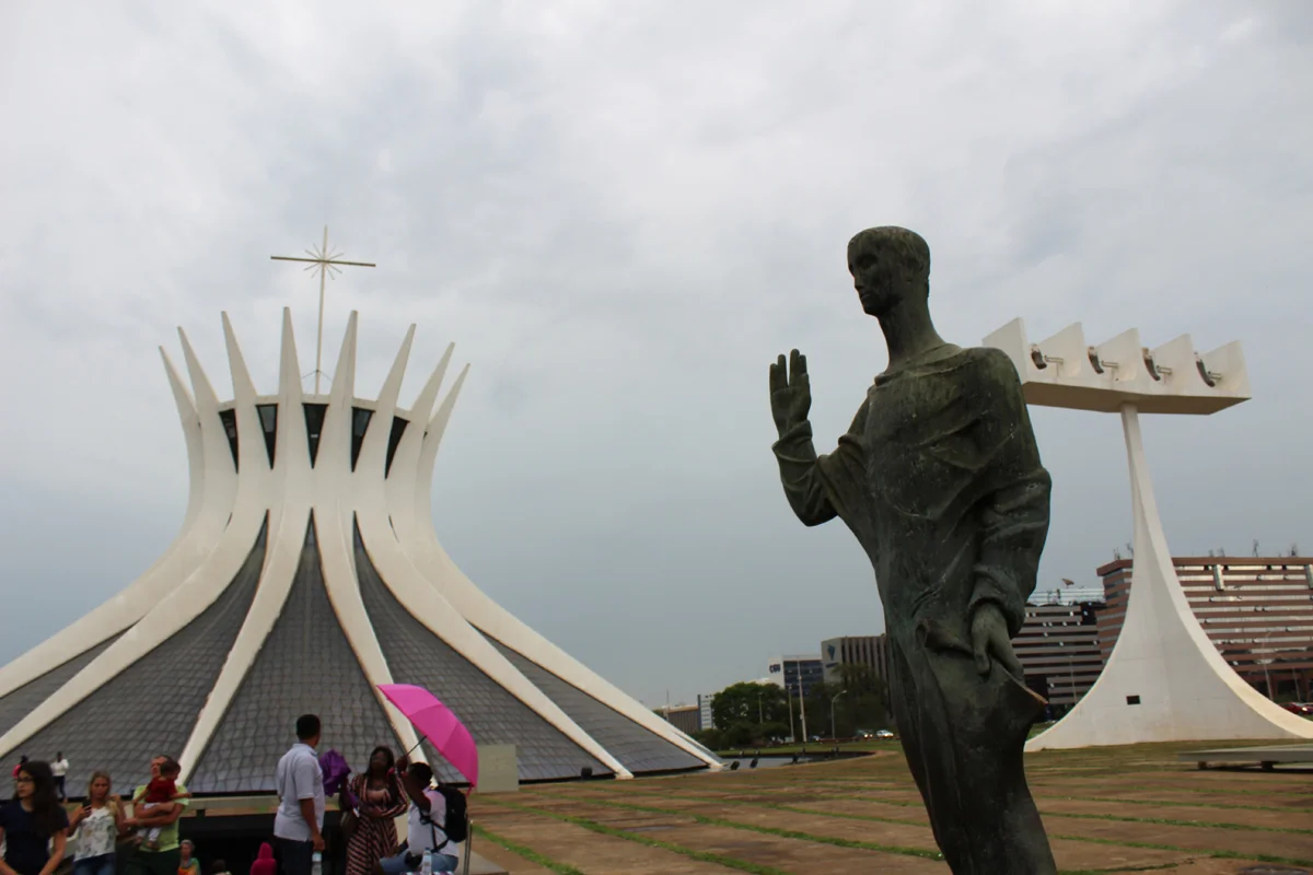 Catedral Metropolitana Nossa Senhora Aparecida de Brasília, the jewel of Oscar Niemeyer