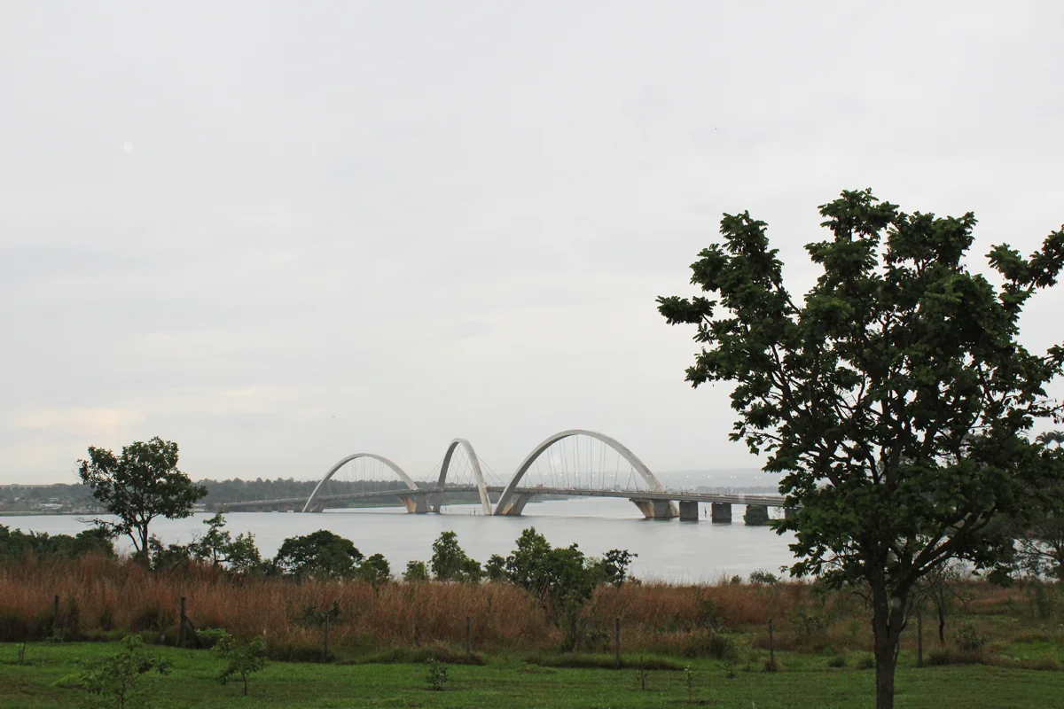 Juscelino Kubitschek bridge, was built in 2002 by architect Alexandre Chan, completing Brasilia’s city’s heritage…