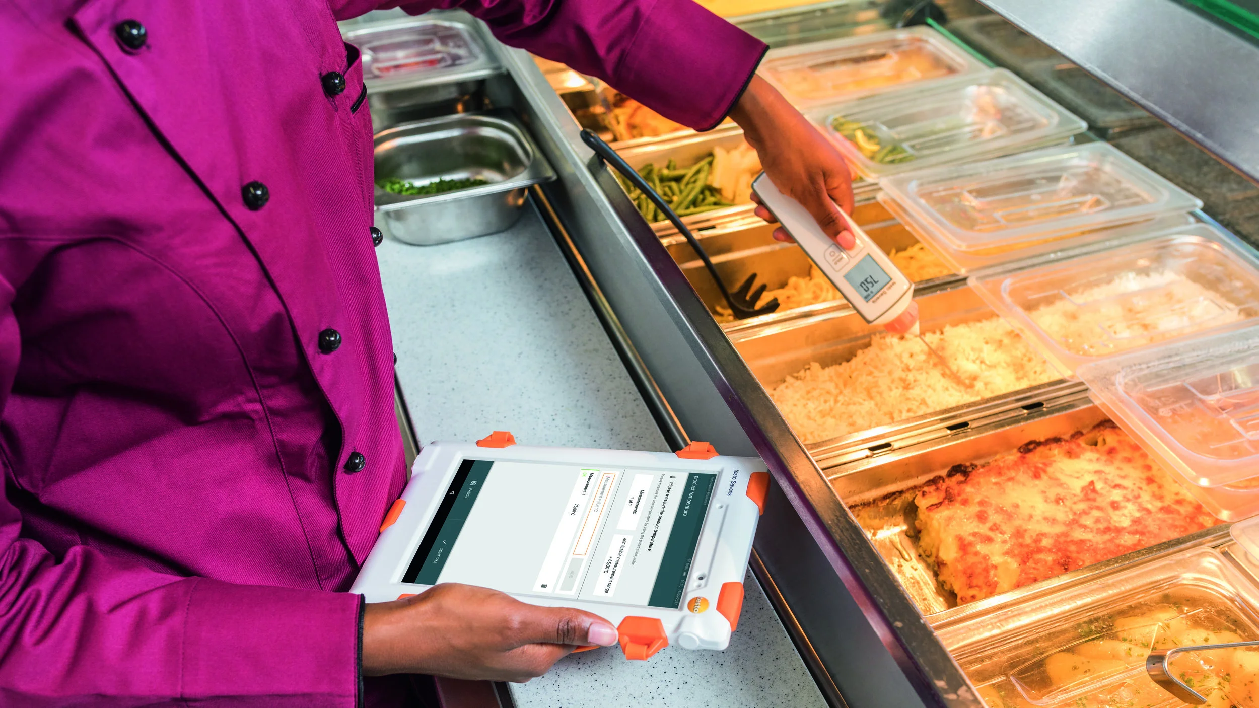 testo-Saveris-Restaurant-kitchen-009-EN.jpg