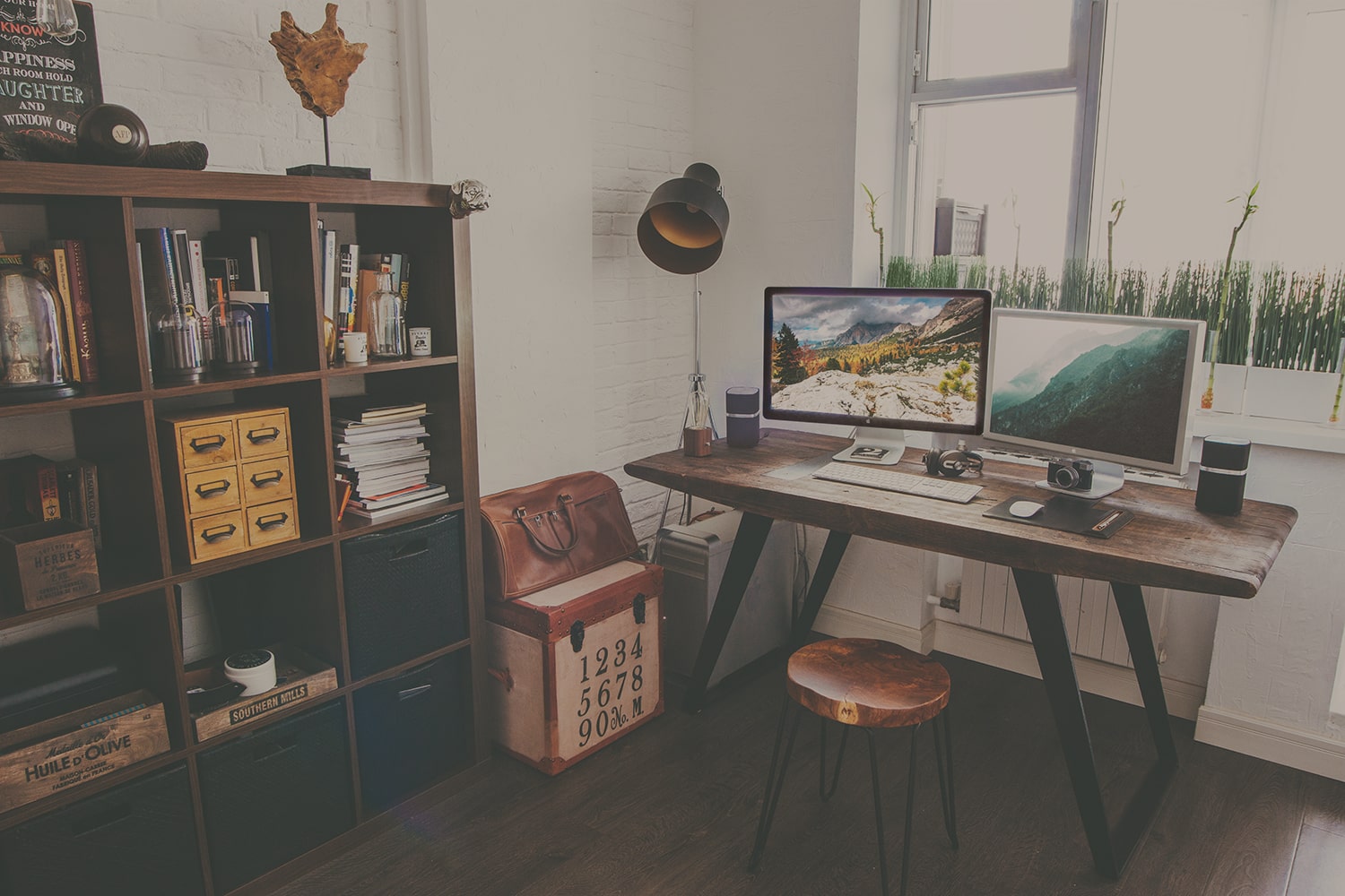 BANNER - home overlay-min.jpg