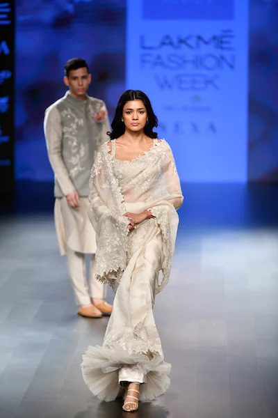 AR04AW18 (2)